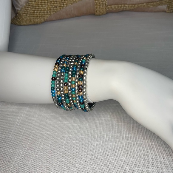 (4) Assortment of 4 beaded bracelets - Picture 5 of 8